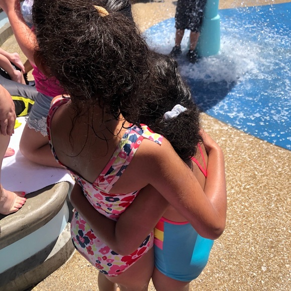 Meet your Posher, Andrea - Picture 2 of 4